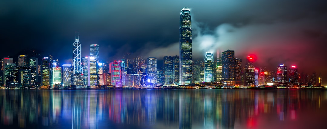 Hang Seng Index Analysis: Hong Kong Yield Structure, REIT Discounts, and 2026 Data Snapshot